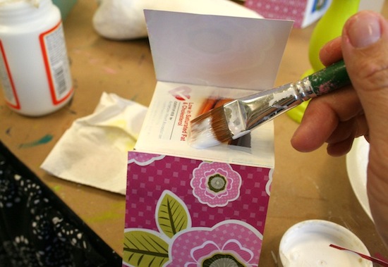 passo a passo organizador porta trecos caixa cereal e rolinho papel higienico organizar lapis canetas pinceis tesoura reciclagem (5)